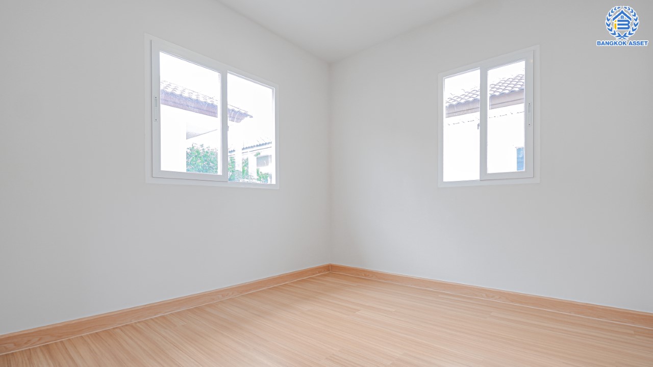 บ้านมือสองตกแต่งใหม่ ม.พฤกษาวิลเลจ10 พระราม5-บางใหญ่ เนื้อที่ 51 ตร.ว. ตอบโจทย์ทุกการอยู่อาศัย ฟังก์ชัน 3 ห้องนอน 2 ห้องน้ำ 2 ที่จอดรถ บรรยากาศเป็นส่วนตัว บนทำเลศักยภาพ เชื่อมต่อถนนกาญจนาภิเษก ใกล้เซ็นทรัลเวสต์เกต ทางด่วน และรถไฟฟ้า "สถานีตลาดบางใหญ่"